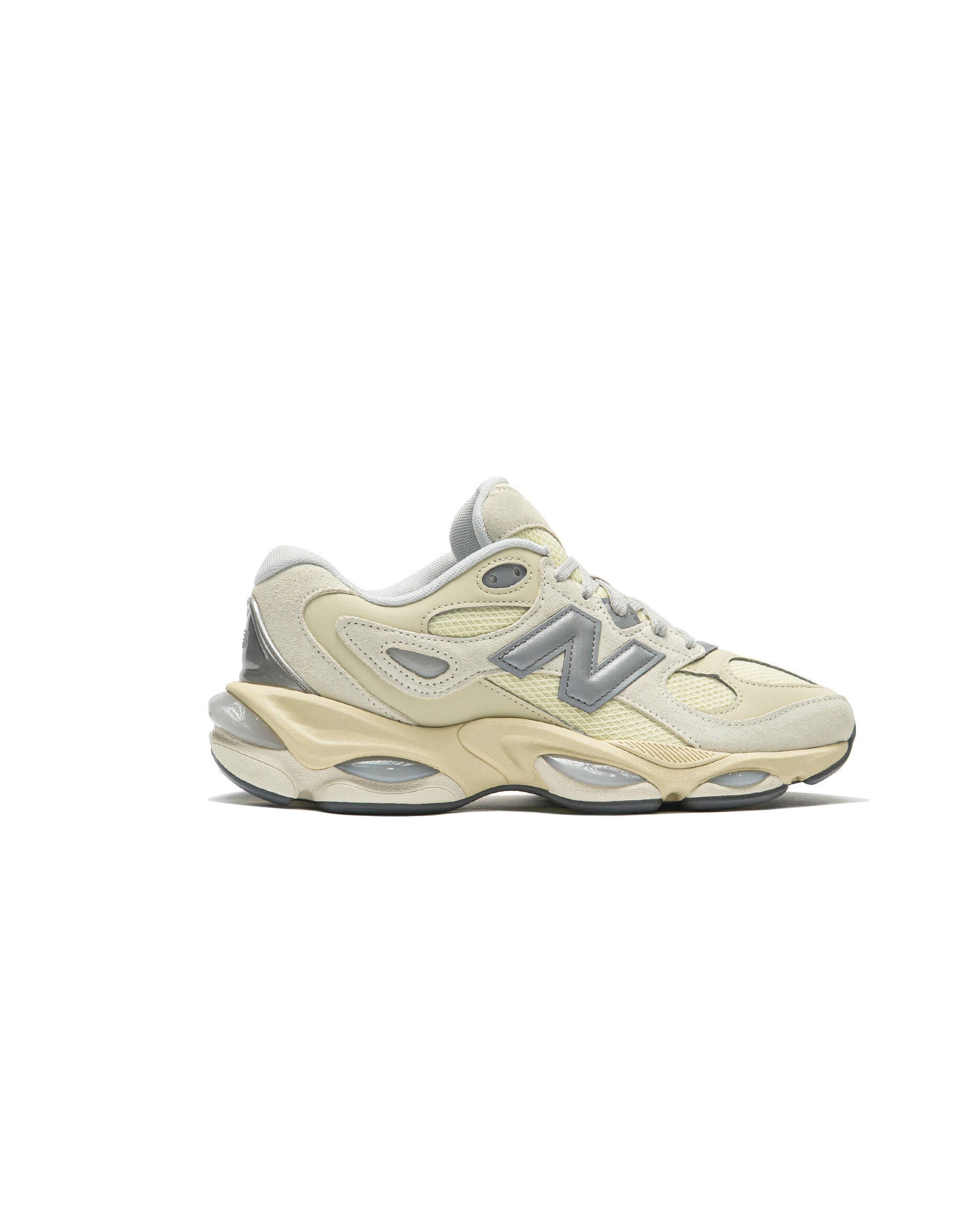 New Balance 983
